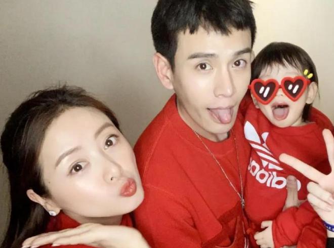 给穷小子现如今老公红到让人嫉妒九游会一部戏吃一辈子二婚带娃嫁(图17)
