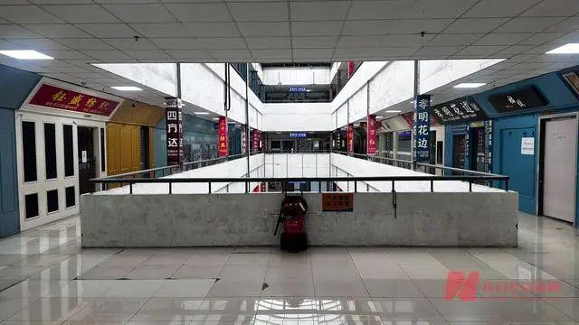 气下降商家经营分化 轻纺城：先拢市、再造市j9九游真人游戏第一平台柯桥纺织交易市场人(图1)