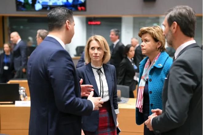 让网友极为震惊特朗普把丹麦女首相气哭j9九游会(中国)网站布达诺夫的话(图6)