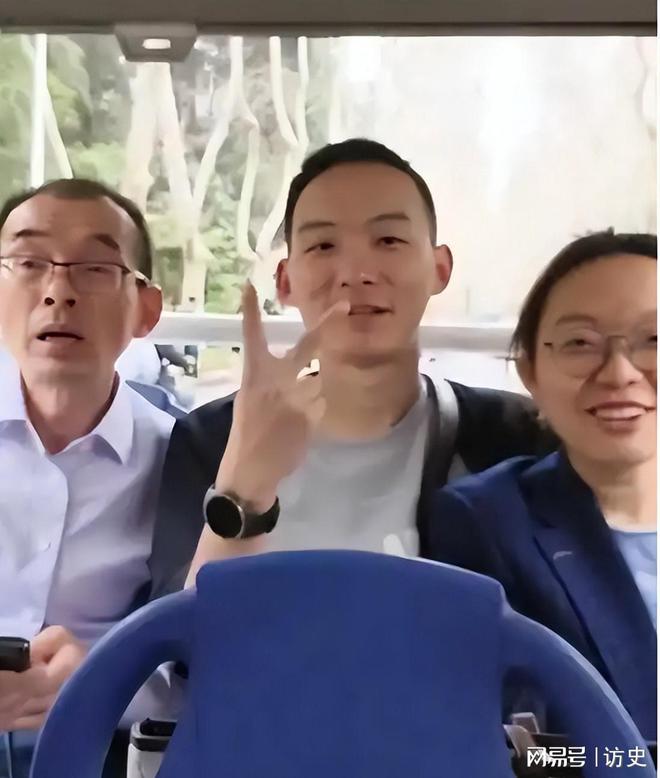 妹不再沉默为谢妈发声说出实情网友坐不住了j9九游会真人第一品牌回应了！谢浩男妹(图20)