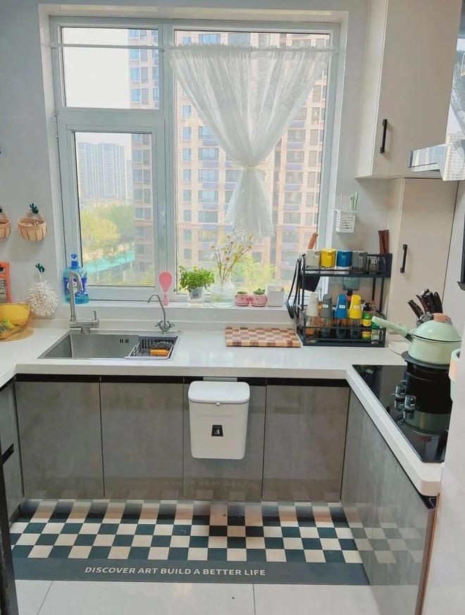 删繁就简才舒适每处细节都藏着生活暖意j9九游会入口首页113㎡独居美宅：(图3)